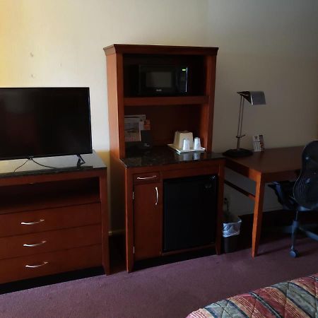 Huntingdon Motor Inn Екстер'єр фото