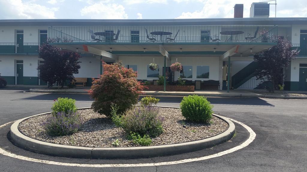Huntingdon Motor Inn Екстер'єр фото