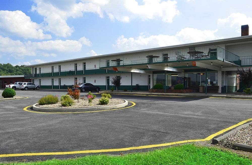 Huntingdon Motor Inn Екстер'єр фото