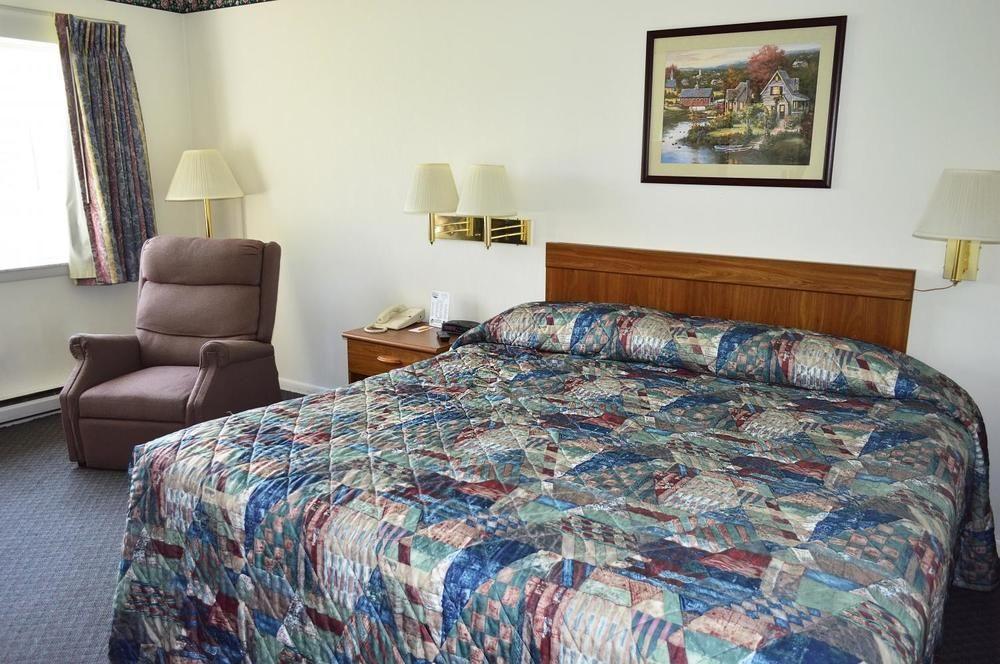 Huntingdon Motor Inn Екстер'єр фото