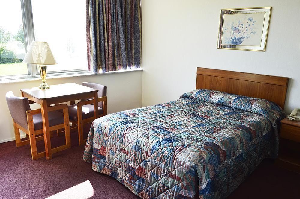 Huntingdon Motor Inn Екстер'єр фото