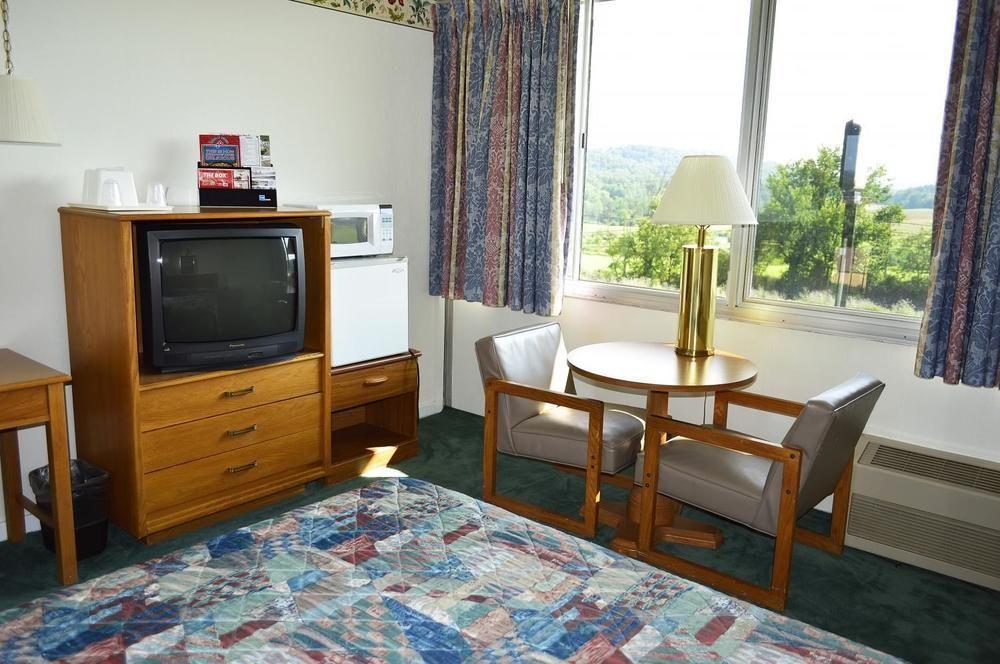 Huntingdon Motor Inn Екстер'єр фото