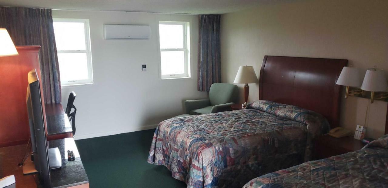 Huntingdon Motor Inn Екстер'єр фото