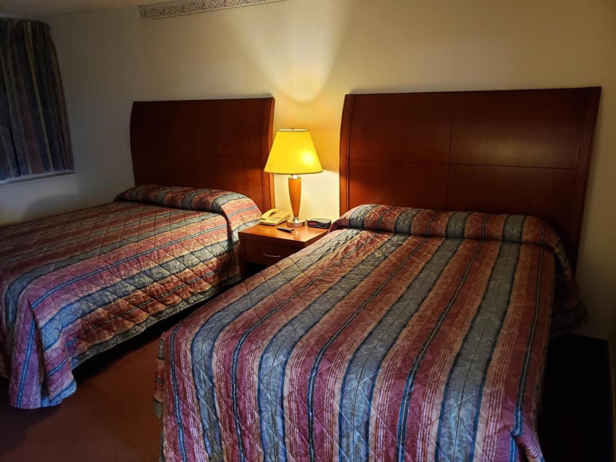 Huntingdon Motor Inn Екстер'єр фото