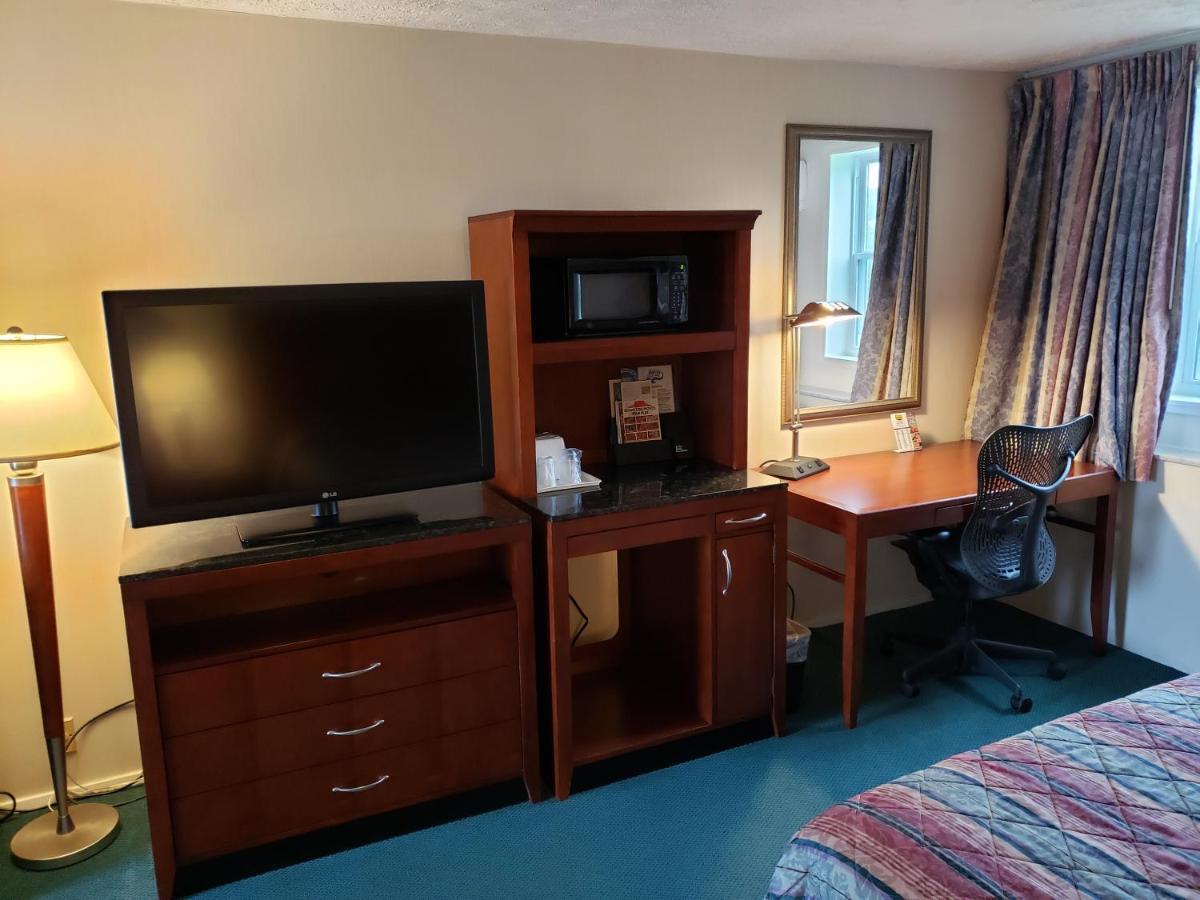 Huntingdon Motor Inn Екстер'єр фото