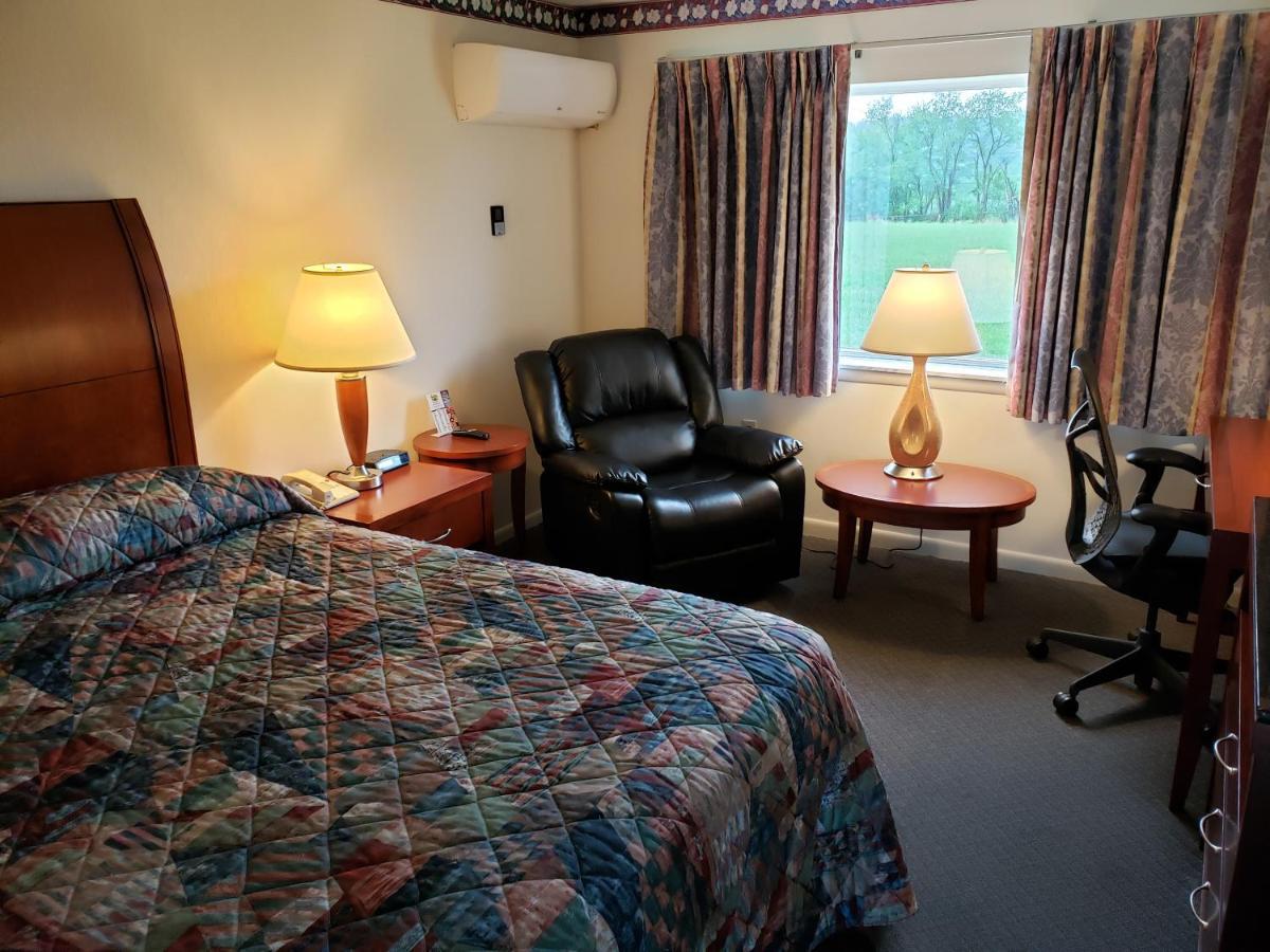Huntingdon Motor Inn Екстер'єр фото